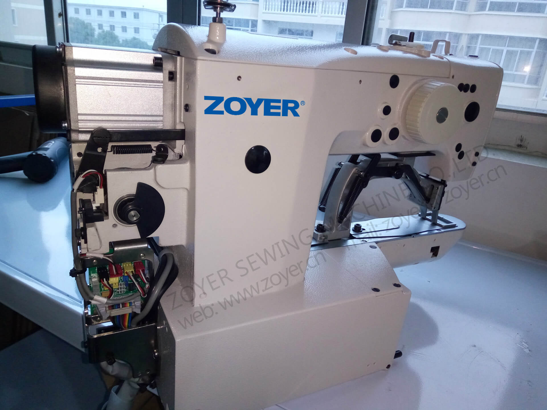 ZY1900A Zoyer Direct Drive Bar Attaccatrice per cucire